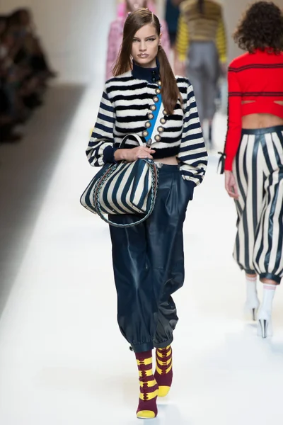 Look 9